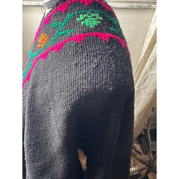 Vtg Wool Mexican Embroidered Poncho Floral Cross-Stitch Fringe Boho Hippie O/S - Picture 10 of 16